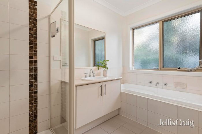 72A Greenslopes Dr, Mooroolbark VIC 3138, Australia