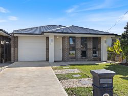 5A Prince Charles St, Morphett Vale SA 5162, Australia