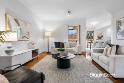 Unit 2/46 Fairhills Parade, Glen Waverley VIC 3150, Australia