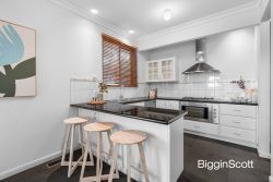 Unit 2/46 Fairhills Parade, Glen Waverley VIC 3150, Australia