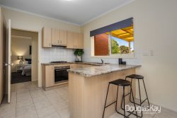 Unit 4/36A Robinsons Rd, Deer Park VIC 3023, Australia