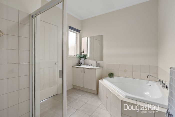 Unit 4/36A Robinsons Rd, Deer Park VIC 3023, Australia