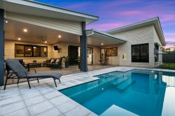 17A Senorita Pde, Urangan QLD 4655, Australia