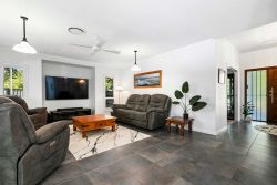 17A Senorita Pde, Urangan QLD 4655, Australia