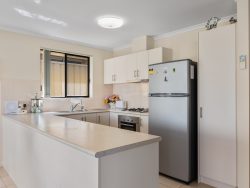 111A States Rd, Morphett Vale SA 5162, Australia