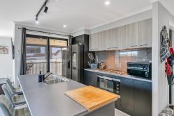 1 Avens Court, Seaford Heights SA 5169, Australia