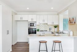 46 Morley Ave, Bateau Bay NSW 2261, Australia