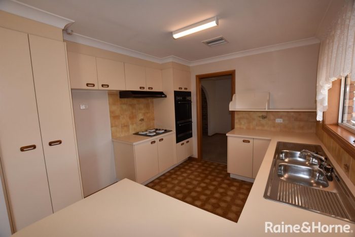 1 Provincial Pl, Orange NSW 2800, Australia