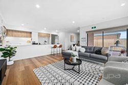 14 Belle-Fleur Wy, Brookfield VIC 3338, Australia