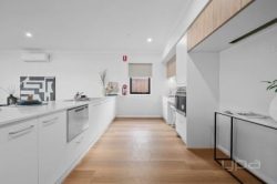 14 Belle-Fleur Wy, Brookfield VIC 3338, Australia