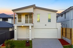 109 Belvedere Dr, Spring Mountain QLD 4300, Australia