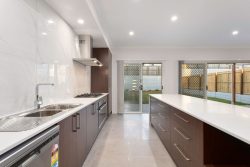 109 Belvedere Dr, Spring Mountain QLD 4300, Australia