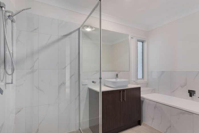 109 Belvedere Dr, Spring Mountain QLD 4300, Australia
