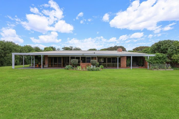 372 Beveridges Rd, Hamilton VIC 3300, Australia