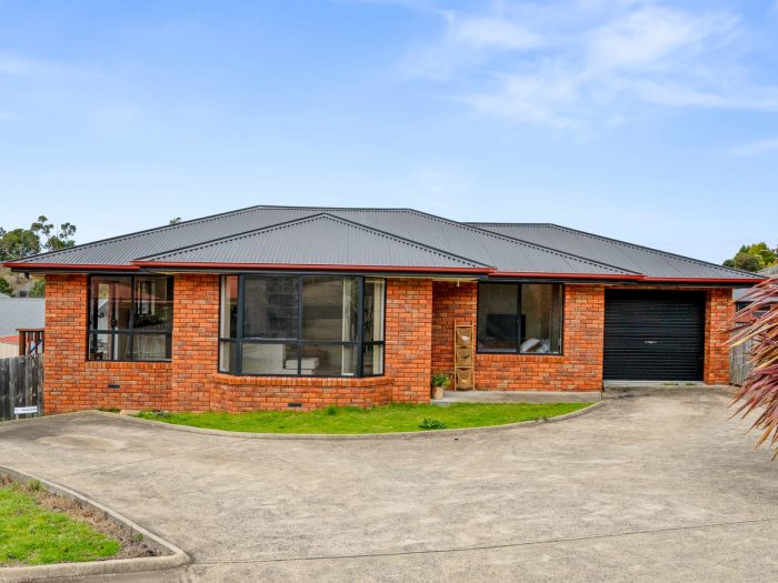 Unit 2/142 Branscombe Rd, Claremont TAS 7011, Australia