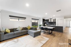 3 Highfield Dr, Mickleham VIC 3064, Australia