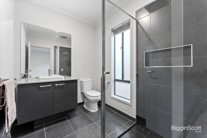 3 Highfield Dr, Mickleham VIC 3064, Australia