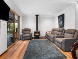 32 Burkett Dr, Hannans WA 6430, Australia