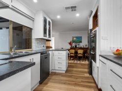 32 Burkett Dr, Hannans WA 6430, Australia