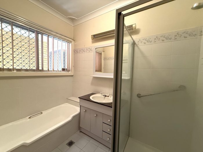 62 Campbell St, Young NSW 2594, Australia