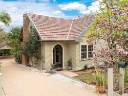 77 Cathcart St, Girards Hill NSW 2480, Australia