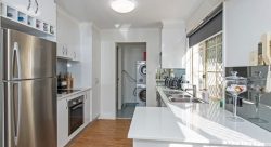 Unit 18/125 Chatswood Rd, John Paul Village, Daisy Hill QLD 4127, Australia