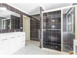 16 Ingram Dr, Gracemere QLD 4702, Australia