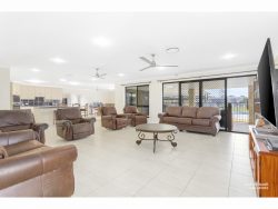 16 Ingram Dr, Gracemere QLD 4702, Australia