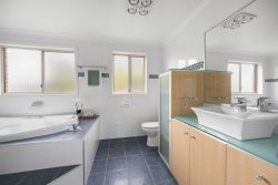 11 Constance Rd, Jerrabomberra NSW 2619, Australia