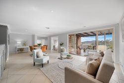 11 Constance Rd, Jerrabomberra NSW 2619, Australia