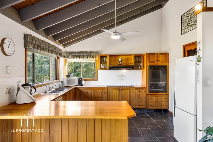 8 County Cl, Umina Beach NSW 2257, Australia