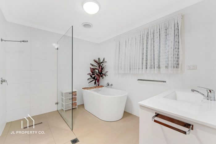 8 County Cl, Umina Beach NSW 2257, Australia