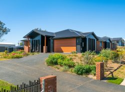 26 Daintree Cres, Meringandan West QLD 4352, Australia