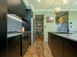 26 Daintree Cres, Meringandan West QLD 4352, Australia