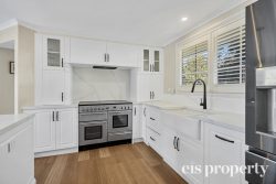 52 Delta Ave, Taroona TAS 7053, Australia