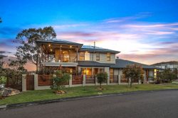 2 Emerald Waters Ave, Wyong NSW 2259, Australia