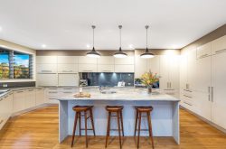 2 Emerald Waters Ave, Wyong NSW 2259, Australia