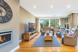 2 Emerald Waters Ave, Wyong NSW 2259, Australia