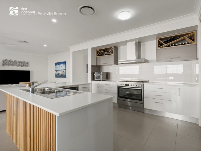 76 Newcastle Dr, Pottsville NSW 2489, Australia