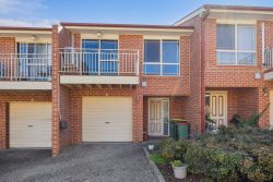 6/5-9 Federal Ave, Crestwood NSW 2620, Australia