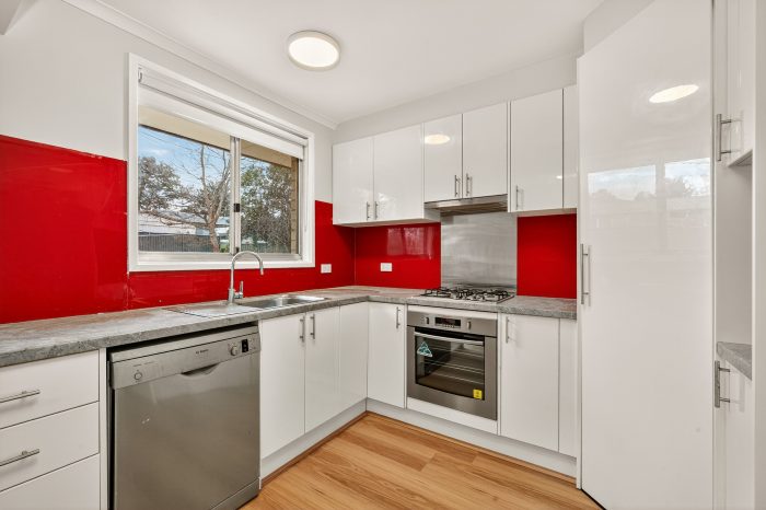 13 Fimister Cct, Kambah ACT 2902, Australia