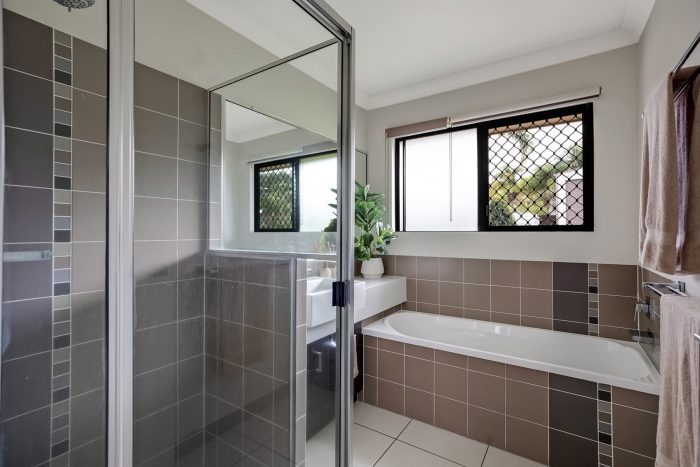 5 Oxley Cres, Erakala QLD 4740, Australia
