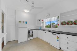 4 Stevenson St, South Mackay QLD 4740, Australia