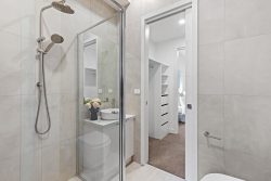 Unit 2/13 Hartwood St, Kew East VIC 3102, Australia