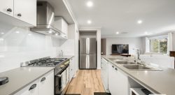 10 Hearst Ct, Wodonga VIC 3690, Australia