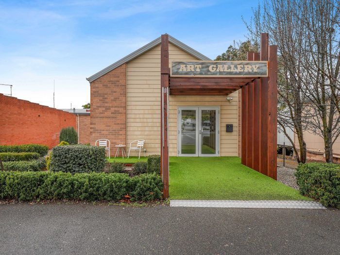 81 High St, Campbell Town TAS 7210, Australia