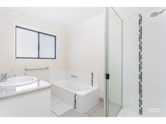 7 Pendula Ln, Blackwater QLD 4717, Australia