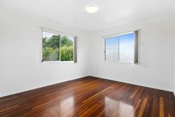 42 Hillcrest Ave, Scarness QLD 4655, Australia