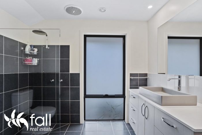 11 Hillview Dr, Margate TAS 7054, Australia