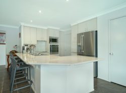 25 Holly Ave, Cawdor QLD 4352, Australia